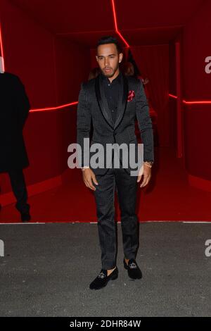 Lewis Hamilton arrivant à l'Oréal Paris Red obsession Party à Paris, France, le 8 mars 2016. Photo Julien Reynaud/APS-Medias/ABACAPRESS.COM Banque D'Images