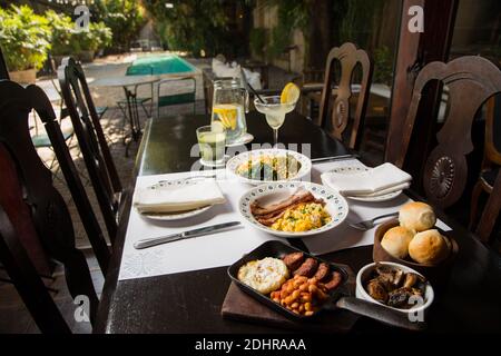 Brunch servi à l'hôtel-boutique. Banque D'Images