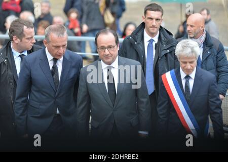 Le président français François Hollande rend hommage à la politique socialiste Sophie Dessus (décédée d'un cancer à 60 ans le 3 mars) à la salle Huguenot à Uzerches, Correze, France le 9 mars 2016. Sophie Dessus a été la première femme à représenter Correze à l'Assemblée nationale. Photo de Pascal Rondeau/ABACAPRESS.COM Banque D'Images