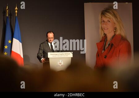 Le président français François Hollande rend hommage à la politique socialiste Sophie Dessus (décédée d'un cancer à 60 ans le 3 mars) à la salle Huguenot à Uzerches, Correze, France le 9 mars 2016. Sophie Dessus a été la première femme à représenter Correze à l'Assemblée nationale. Photo de Pascal Rondeau/ABACAPRESS.COM Banque D'Images