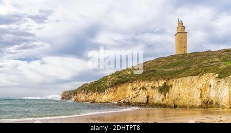 Vue sur le phare de la tour Hercules à la Coruna En Galice Banque D'Images