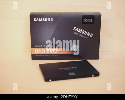 SÉOUL, CORÉE DU NORD - VERS OCTOBRE 2020 : disque SSD Samsung V-NAND 860 Evo Banque D'Images