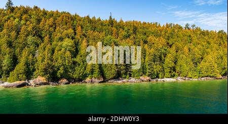 Flower Pot Island Parc national de Fathon Five Tobermory Ontario Canada en automne Banque D'Images