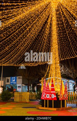 Andorre-la-Vieille, Andorre : 2020 décembre 12 : marché de Noël en Andorre la Vella capitale de la Principauté d'Andorre en hiver. Banque D'Images