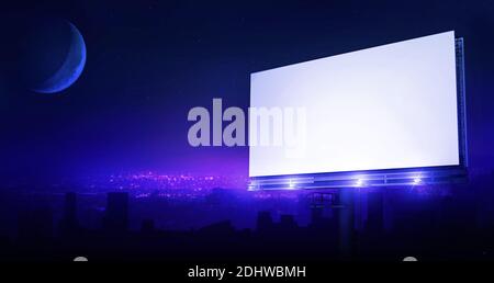 Vider le panneau d'affichage sur une nuit bleu rétro, ville de design graphique. Un concept de modèle de publicité de rendu 3D Banque D'Images