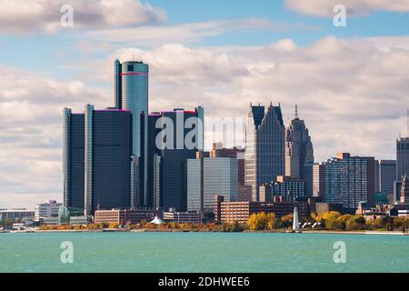 Detroit, Michigan, États-Unis, vue d'ensemble du centre-ville sur la rivière Detroit. Banque D'Images