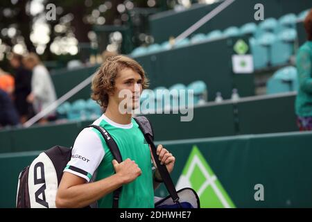 Alexander Zverev (GER) contre Thanasi Kokkinakis (AUS) au Boothes 2017 dans l'échauffement de Wimbledon. Banque D'Images