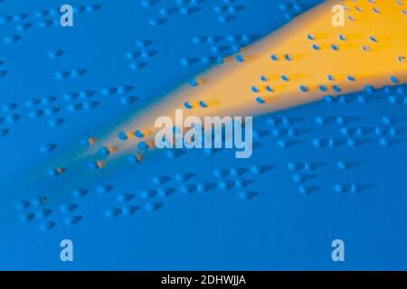 Ein Buch en Blindenschrift geschrieben. Braille , eine Schrift für Blinde, Banque D'Images