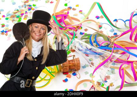 Weiblicher Schornsteinfeger zu Silvester, Fotomontage, Luftschlangen und Konfetti, Banque D'Images