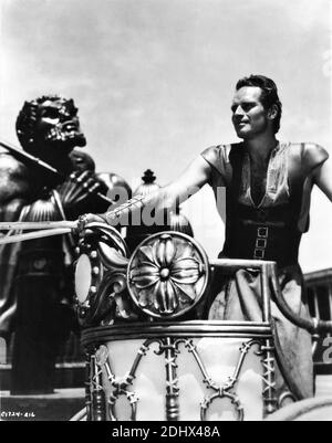 CHARLTON HESTON à Chariot dans BEN-HUR 1959 directeur WILLIAM WYLER Roman général Lew Wallace scénario Karl Tunberg musique Miklos Rozsa Conception de costumes Elizabeth Haffenden producteur Sam Zimbalist Metro Goldwyn Mayer Banque D'Images