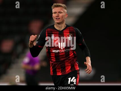 Sam Suridge, de l'AFC Bournemouth, célèbre le cinquième but de son équipe lors du match du championnat Sky Bet au stade Vitality, à Bournemouth. Banque D'Images