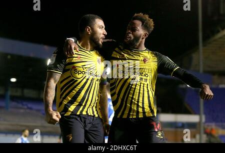 Troy Deeney de Watford (à gauche) célèbre le premier but de son côté du match avec Nathaniel Chalobah lors du match du championnat Sky Bet au stade de Trophée de St Andrew's trillion, à Birmingham. Banque D'Images