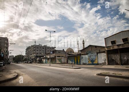Gaza, la bande de Gaza, Palestine. 12 décembre 2020. Gaza, COUVRE-feu imposé à la bande de Gaza. Credit: Abed Alrahman Alkahlout/Quds Net News/ZUMA Wire/Alay Live News Banque D'Images