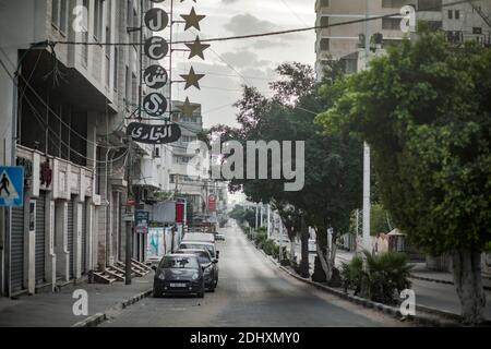 Gaza, la bande de Gaza, Palestine. 12 décembre 2020. Gaza, COUVRE-feu imposé à la bande de Gaza. Credit: Abed Alrahman Alkahlout/Quds Net News/ZUMA Wire/Alay Live News Banque D'Images