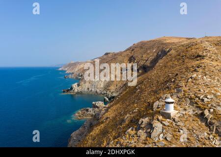 Vue aérienne sur la côte montrant le phare à Panormas, Crète, Grèce Banque D'Images