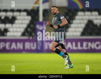 Liberty Stadium, Swansea, Glamorgan, Royaume-Uni. 12 décembre 2020. Coupe européenne de rugby à XV, Ospreys versus Castres; Sam Parry of Ospreys sort pour son 100e match Credit: Action plus Sports/Alamy Live News Banque D'Images