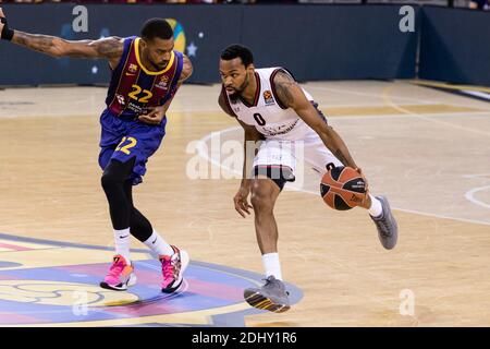 Kevin Punter d'AX Armani Exchange Milan pendant le match de basketball EuroLeague de Turkish Airlines entre le FC Barcelone et AX Armani Exchange Milan le 11 décembre 2020 au Palau Blaugrana à Barcelone, Espagne - photo Javier Borrego / Espagne DPPI / DPPI / LM Banque D'Images