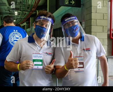 Salvador, Brésil. 12 décembre 2020. Supporter de l'Esporte Clube Bahia défini ce samedi (12) à fonte Nova Arena, le nouveau président du club qu'il assumera pour les trois prochaines années. Sur la photo, Grupo Bahia na Veia. Crédit: Márcio Roberto/FotoArena/Alay Live News Banque D'Images