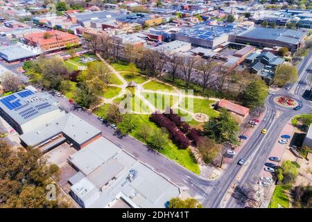 Parc Robertson dans le centre de la ville d'Orange en Nouvelle-Galles du Sud, Australie - zone agricole régionale du Centre-Ouest en vue aérienne. Banque D'Images