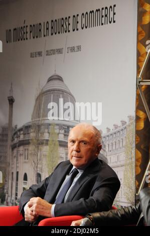 L'homme d'affaires français François Pinault s'exprime lors d'une conférence de presse avec le maire de Paris pour annoncer un projet de musée d'art dans le bâtiment de la Bourse du Commerce, dans le centre de Paris, qui abritera la collection privée d'art de Pinault, le 27 avril 2016, à Paris, en France. L'une des plus grandes collections d'art privées au monde sera logée dans un nouveau musée de Paris à deux pas du Louvre, a déclaré le milliardaire français le 27 avril. François Pinault, le magnat des biens de luxe qui possède également la maison de vente aux enchères Christie's, prend la relève de la Bourse de Commerce au centre de la capitale française pour montrer h Banque D'Images