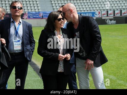Frank Leboeuf et Anne Hidalgo, Maire de Paris lors d'un match de football de génération 98 avant l'EURO 2016 au stade Jean Bouin à Paris, France, le 8 mai 2016. Photo d'Alain Apaydin/ABACAPRESS.COM Banque D'Images