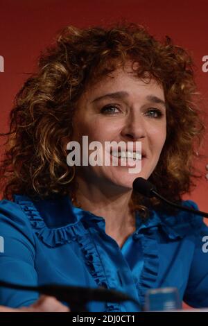 Valeria Golino participe à la conférence de presse du jury au Palais des Festivals de Cannes, France, le 11 mai 2016, dans le cadre du 69e Festival de Cannes. Photo d'Aurore Marechal/ABACAPRESS.COM Banque D'Images