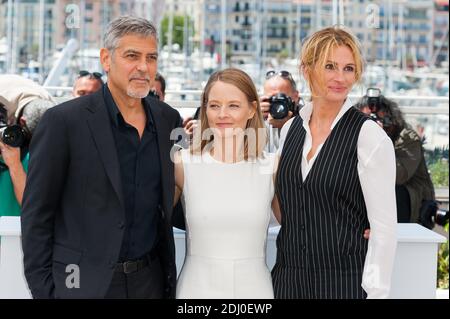 Le réalisateur Jodie Foster, George Clooney et Julia Roberts à un photocall pour le film 'Monason Monster' dans le cadre du 69e Festival International du film de Cannes, au Palais des Festivals à Cannes, dans le sud de la France, le 12 mai 2016. Photo de Nicolas Genin/ABACAPRESS.COM Banque D'Images