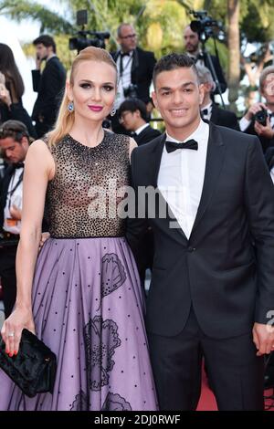 Hatem Ben Arfa et sa femme assistent à la projection affectueuse au Palais des Festivals de Cannes, France, le 16 mai 2016, dans le cadre du 69e Festival de Cannes. Photo de Lionel Hahn/ABACAPRESS.COM Banque D'Images