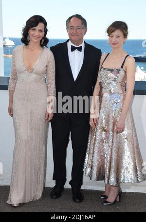 Exclusif - Juliette Binoche, Directrice de la photographie Peter Suschitzky et Alba Rohrwacher participant à l'hommage d'Angenieux au Directeur de la photographie Peter Suschitzky au Palais des Festivals de Cannes, le 20 mai 2016, dans le cadre du 69e Festival du film de Cannes. Photo de Lionel Hahn/ABACAPRESS.COM Banque D'Images