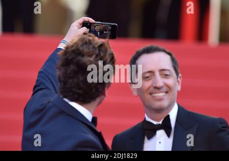 Gad Elmaleh et keV Adams assistent à la projection d'elle au Palais des Festivals de Cannes, France, le 21 mai 2016, dans le cadre du 69e Festival de Cannes. Photo de Lionel Hahn/ABACAPRESS.COM Banque D'Images