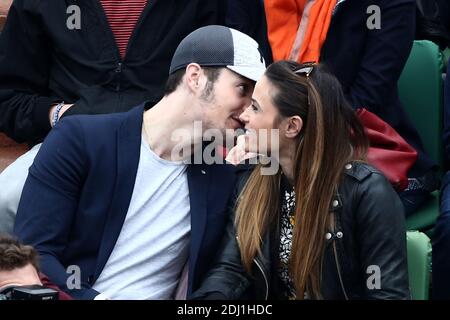 Louis Sarkozy et Capucine Anav dans le VIP Tribune lors de l'Open de tennis à l'arène Roland-Garros à Paris, France, le 1er juin 2016. Photo byABACAPRESS.COM Banque D'Images