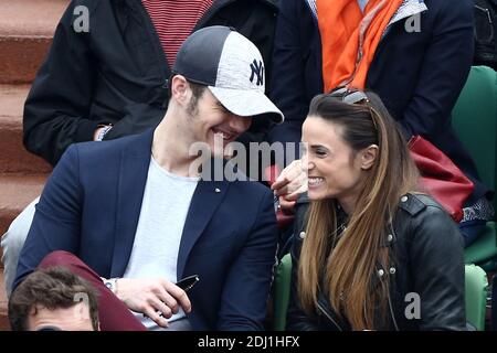 Louis Sarkozy et Capucine Anav dans le VIP Tribune lors de l'Open de tennis à l'arène Roland-Garros à Paris, France, le 1er juin 2016. Photo byABACAPRESS.COM Banque D'Images