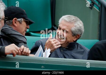 Claude Lelouch participe à la finale 1/2 de l'Open de tennis français 2016 de BNP Paribas au stade Roland-Garros, Paris, France, le 3 juin 2016. Photo de Henri Szwarc/ABACAPRESS.COM Banque D'Images