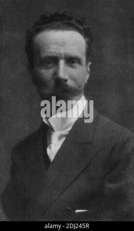 L'écrivain italien, dramaturge et scénariste MARCO PRAGA ( 1862 - 1929 ) , fils d'Emilio Praga , directeur de 1912 à 1915 de la compagnie de théâtre Teatro Manzoni à Milan . - TEATRO - THEATRE - SCRITTORE - WRITER - LETTERATO - LETTERATURA VERISTA - VERISMO - DRAMMATURGO - COMMEDIOGRAFO - portrait - ritratto - baffi - moustache - collier - colletto - cravatta - cravate - écrivain de jeu - écrivain --- Archivio GBB Banque D'Images
