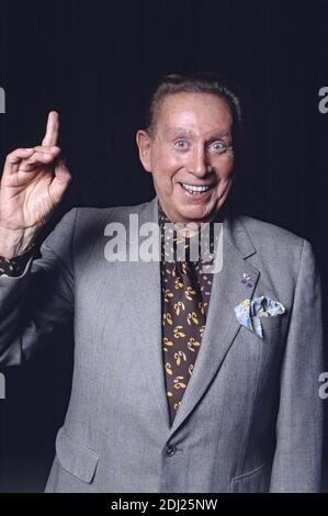 Photo de dossier prise en 1989 de feu chanteur Charles Trenet à Paris, France. Photo de Pascal baril/ABACAPRESS.COM Banque D'Images