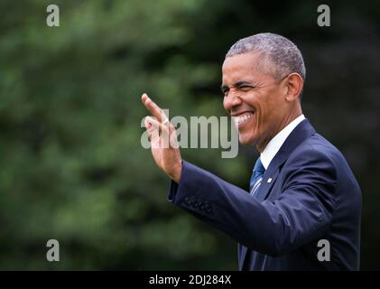 Le président américain Barack Obama traverse la pelouse du Sud alors qu'il quitte la Maison Blanche pour San Jose, Californie à Washington, DC, USA, le 23 juin 2016. Lors de son séjour à San José, Obama participera au Global Entrepreneurship Summit avec le co-fondateur et PDG de Facebook, Mark Zuckerberg. Photo de Molly Ryley/Pool/ABACAPRESS.COM Banque D'Images