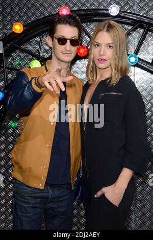 Pierre Niney et Natasha Andrews arrivent au salon Christian Dior Homme lors de la semaine de la mode masculine à Paris le 25 juin 2016 à Paris , France . Photo d'Aurore Marechal/ABACAPRESS.COM Banque D'Images
