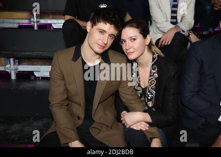 Fils de Jeremy Irons, Max Irons et sa compagne Sophie Pera arrivant au spectacle Lanvin lors de la semaine de la mode masculine à Paris le 26 juin 2016 à Paris , France . Photo de Jerome Domine/ABACAPRESS.COM Banque D'Images