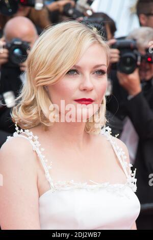 Kirsten Dunst - CANNES 2016 - MONTEE DES MARCHES DU FILM 'LOVING' photo par Nasser Berzane/ABACAPRESS.COM Banque D'Images