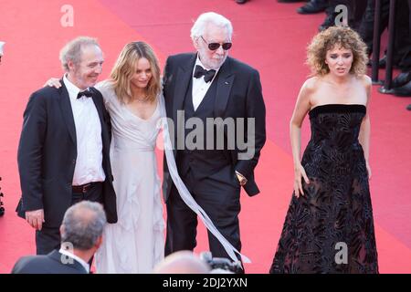 Arnaud Desplechin, Vanessa Paradis, Donald Sutherland, Valeria Golino - CANNES 2016 - MONTEE DU FILM "THE LAST FACE" photo de Nasser Berzane/ABACAPRESS.COM Banque D'Images