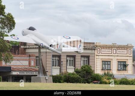 Un ancien Royal Australian Air Force de Havilland FB.31 Vampire Jet à Wingham, Nouvelle-Galles du Sud, en Australie, a été monté en 1971 pour commémorer 50 ans de la RAAF Banque D'Images