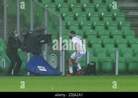 GRONINGEN, PAYS-BAS - DÉCEMBRE 12: L-R: Ahmed El Messaoudi du FC Groningen célèbre après avoir marquant son premier but pendant le néerlandais Eredivisi Banque D'Images