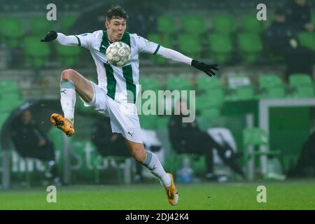 GRONINGEN, PAYS-BAS - DÉCEMBRE 12: G-R: Jorgen Strand Larsen du FC Groningen pendant le match néerlandais Eredivisiie entre le FC Groningen et le RKC Waalwij Banque D'Images