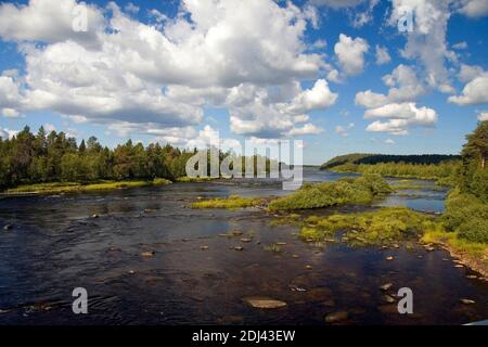 Skandinavien, Finnland, Europa, Laponie, Landschaft im Pallas-Ounas-Tunturi-Nationalpark, Fluss Ounasjoki bei Peltovuoma Banque D'Images