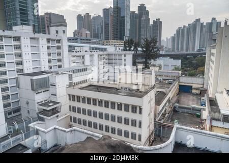 Hong Kong, Chine. 12 décembre 2020. Vue générale du centre d'accueil de Lai Chi Kok le centre d'accueil de Lai Chi Kok est une prison à sécurité maximale à Hong Kong qui a la capacité d'accueillir 1500 prisonniers. Credit: Geovien SO/SOPA Images/ZUMA Wire/Alay Live News Banque D'Images