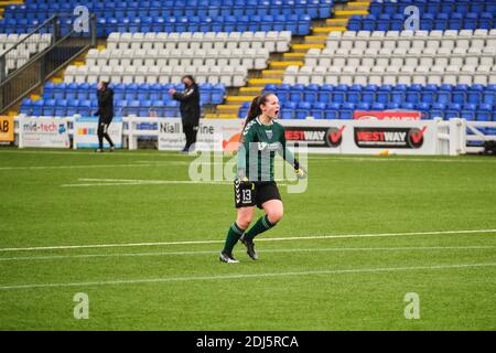 Le gardien de but Megan Borthwick (#13 Durham) célèbre son troisième but lors du match de championnat féminin FA entre Coventry United et Durham à Butts Park Arena à Coventry. Ashleigh Davies / SPP Banque D'Images