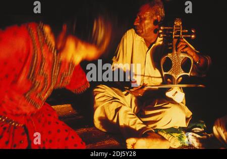 Musique soufi dans la vallée de l'Indus, Guati rite emeryBalocistan, Pakistan. Banque D'Images