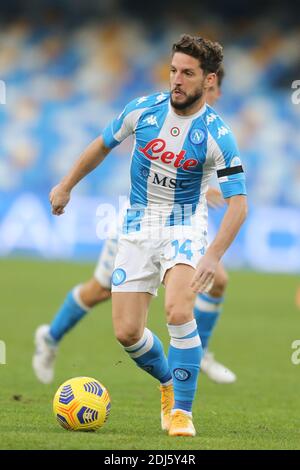 L'attaquant belge de SSC Napoli assèche Mertens contrôle le ballon pendant The Serie A football Match SSC Napoli vs UC Sampdoria Banque D'Images