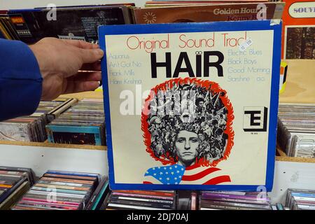 LP: HAIR - morceau original de son, dans un magasin d'occasion. Banque D'Images