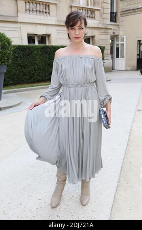 Milla Jovovich assister au spectacle Valentino haute Couture automne - hiver 2016/2017 dans le cadre de la semaine de la mode le 06 juillet 2016 à Paris , France . Photo de Jerome Domine/ABACAPRESS.COM Banque D'Images